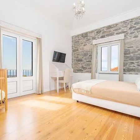 Casa Pereira - Snooker, Wi-fi, Bbq, Pool * Relogio do Poiso