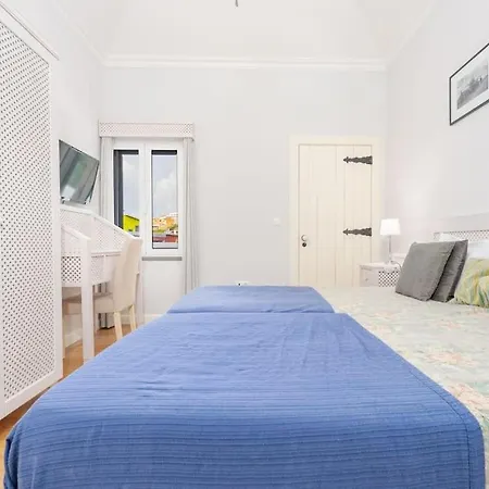 Casa Pereira - Snooker, Wi-fi, Bbq, Pool * Relogio do Poiso