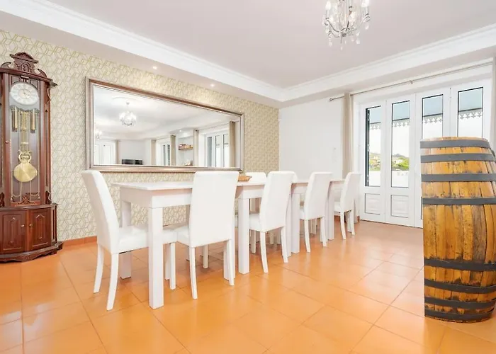 Casa Pereira - Snooker, Wi-fi, Bbq, Pool * Relogio do Poiso