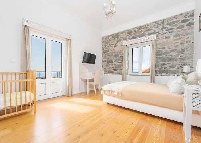 Casa Pereira - Snooker, Wi-fi, Bbq, Pool * Relogio do Poiso