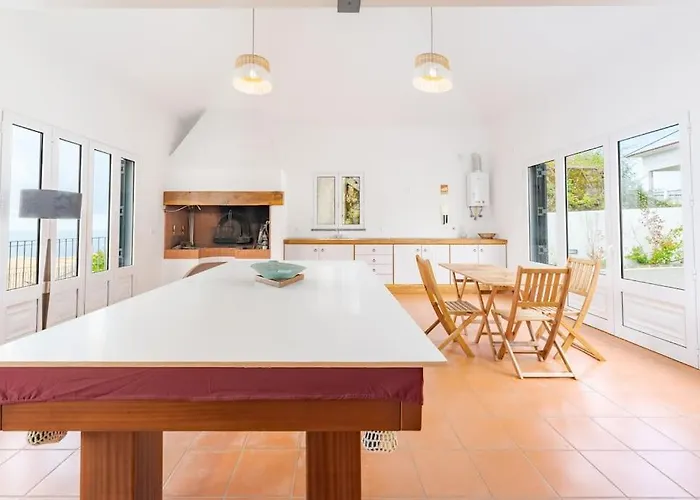 Casa Pereira - Snooker, Wi-fi, Bbq, Pool * Relogio do Poiso